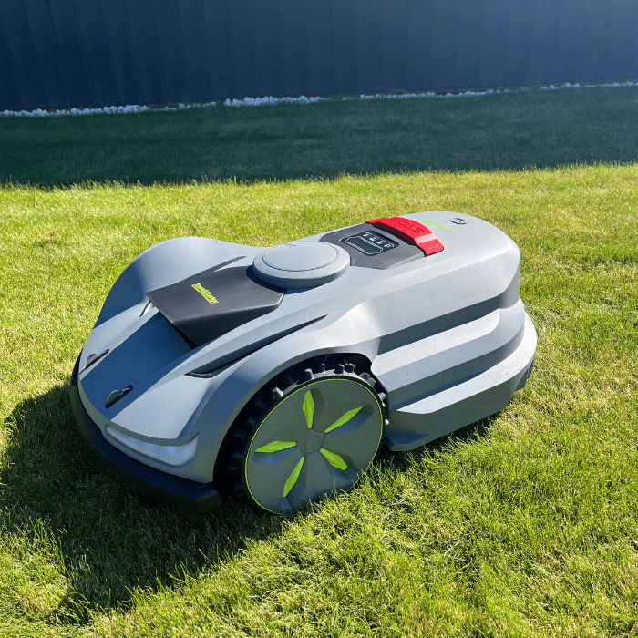 X7 Wireless Robot Mower 3000m2